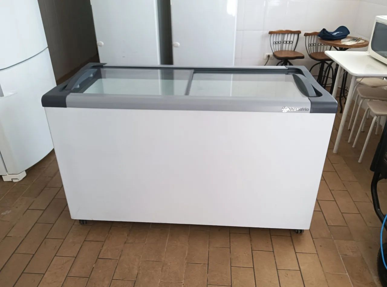 Freezer Expositor Metalfrio 400LNF40SS - Gastronomia e Hotelaria