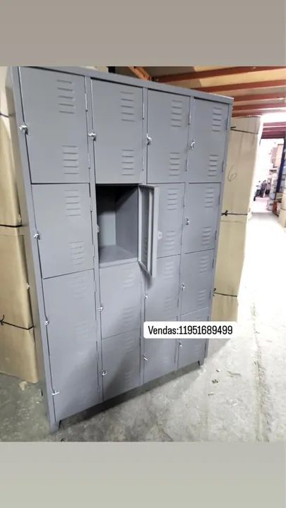 Roupeiro 16 portas pequenas 
