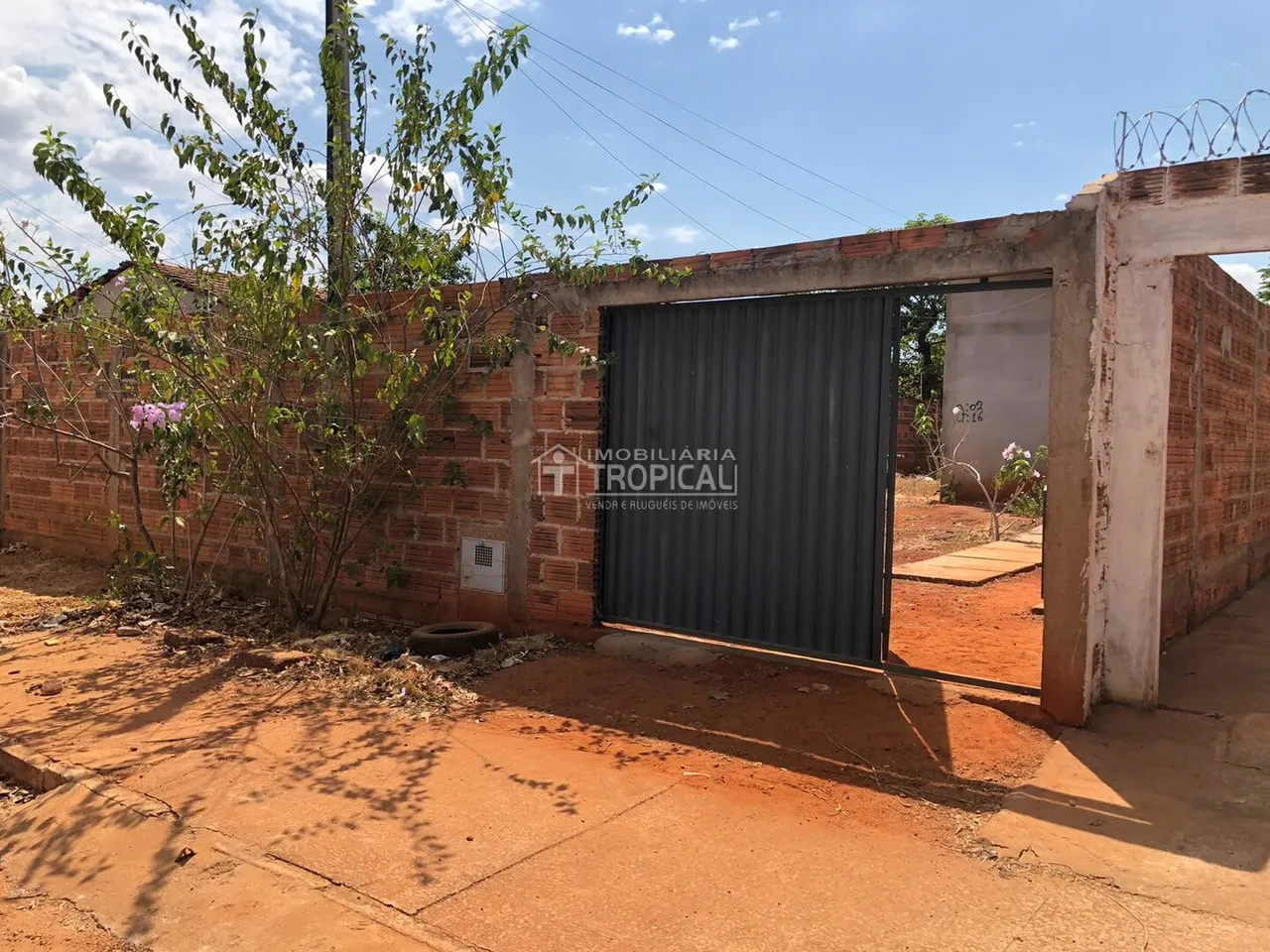 Vende-se casa no setor Tropical Palmas em Porto Nacional-To.