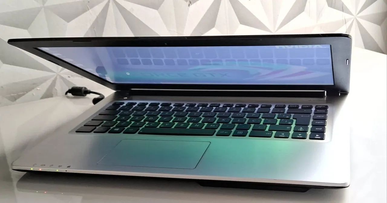 Notebook ASUS I5 6GB (RAM) GeForce GTX  - Foto 2