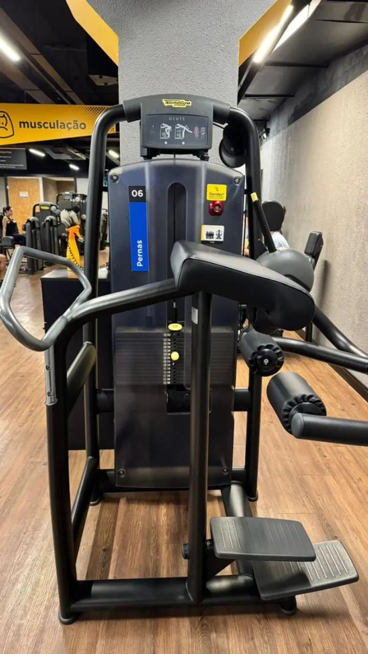 Glúteo Máquina - Technogym - Foto 2