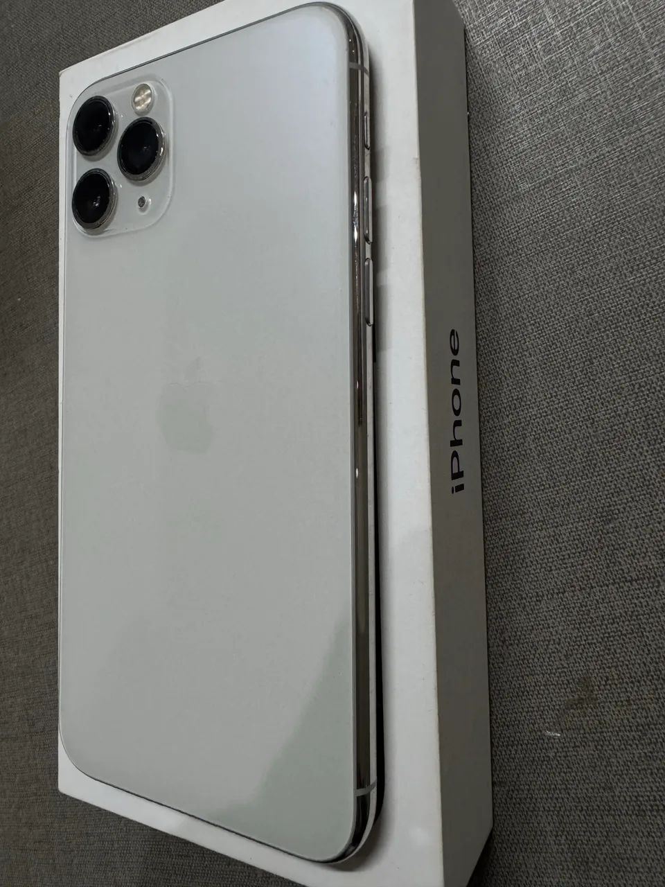 iPhone 11 Pro Silver 64GB - Celulares e Smartphones - Portão