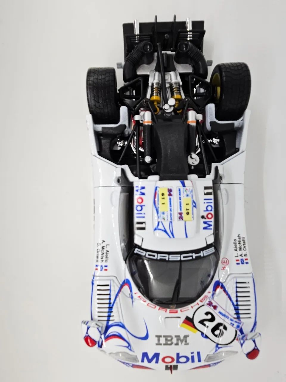 Porsche 911 GT1 1/18 Maisto - Le Mans Winner 1998 - Antiguidades