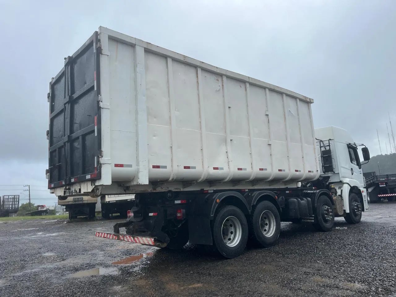 Volks Constelation 24-330/2022 8x2 C/Rollon 25 Tons!! - Foto 3