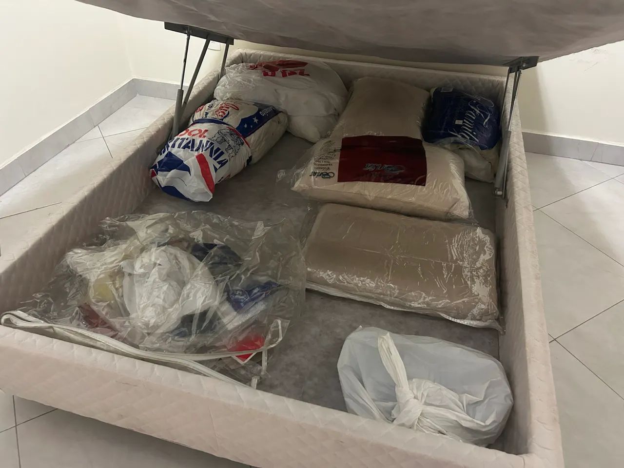 cama baú casal padrão 64520809472001122