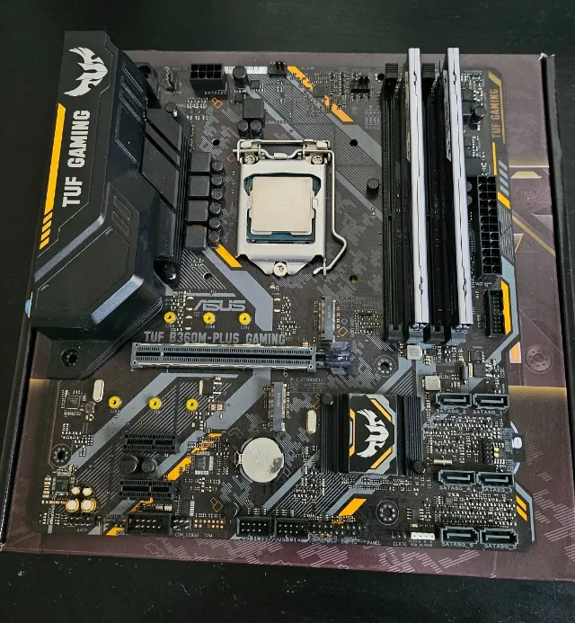 Kit Placa-mãe ASUS B360M-Plus Gaming BR + Intel Core i7-9700KF + 32GB DDR4 2666MHz KLLISRE