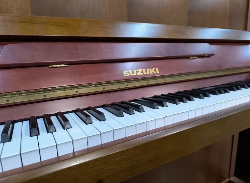 PIANO SUZUKI AU200 - Foto 5