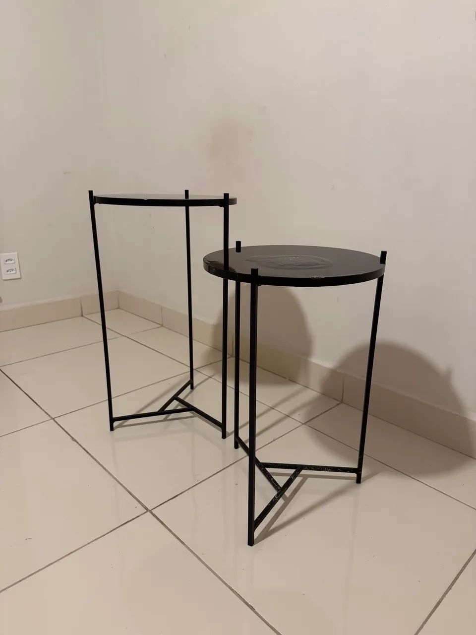 Round Corner Table, Metal + Black Wood (Set)64739713348097121