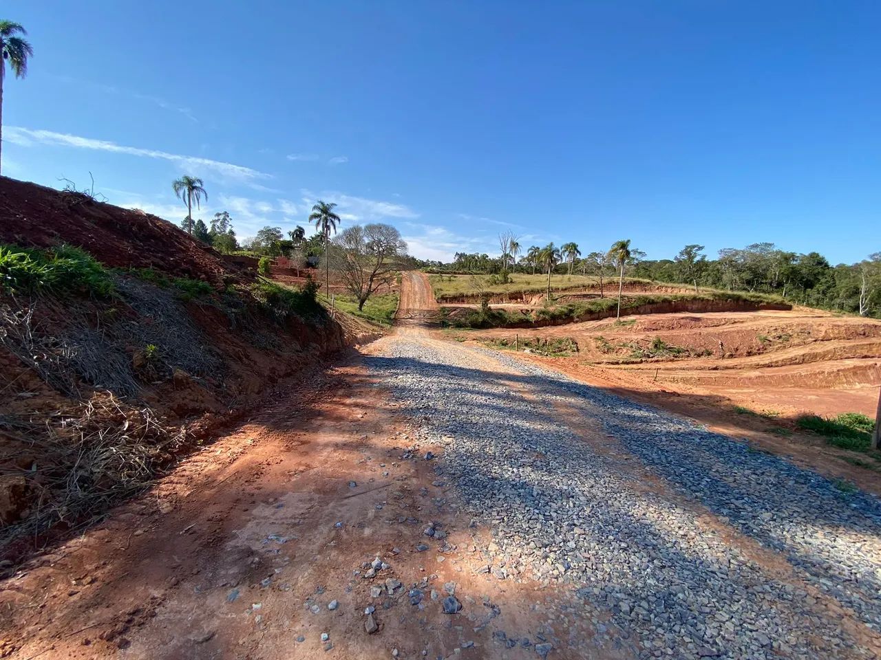 Terreno com documentação e com terraplanagem - Foto 2