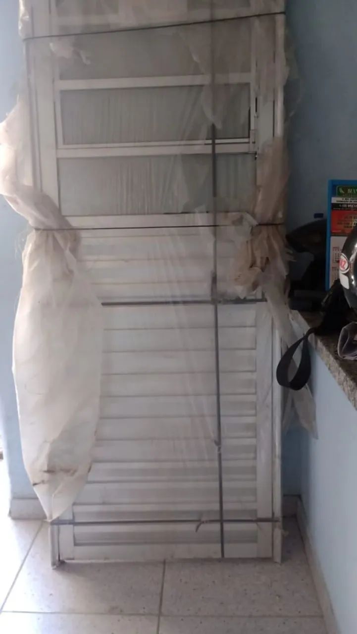 Porta de alumínio nova 