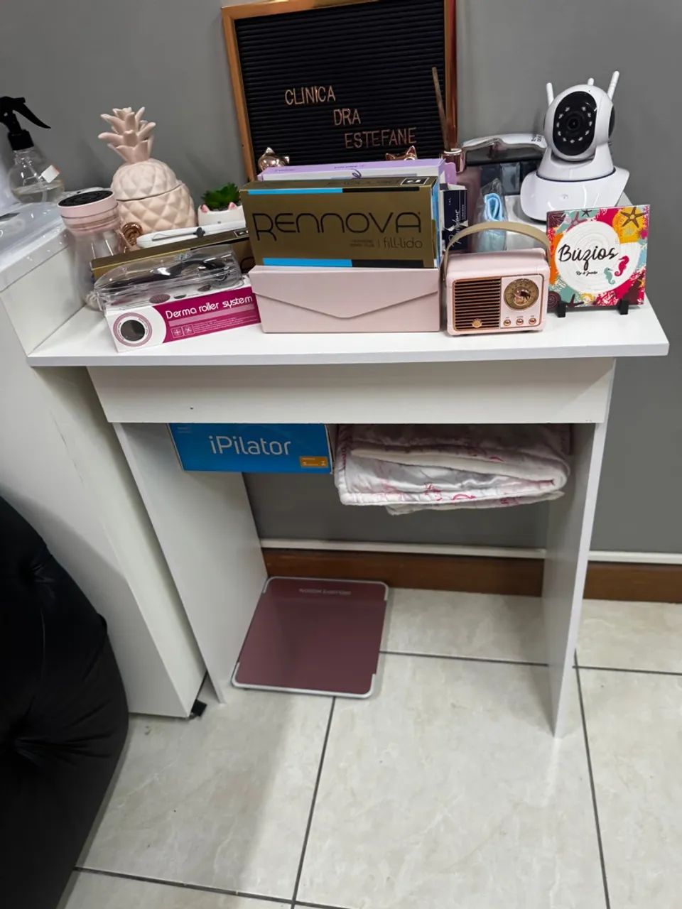 Mesa escrivavaninha com gaveta novinha