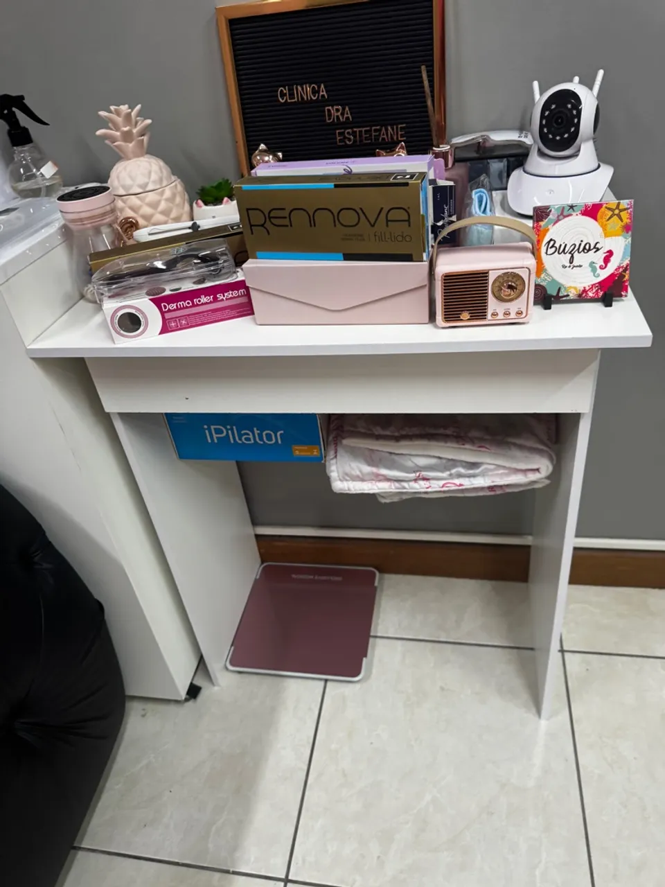 Mesa escrivavaninha com gaveta novinha