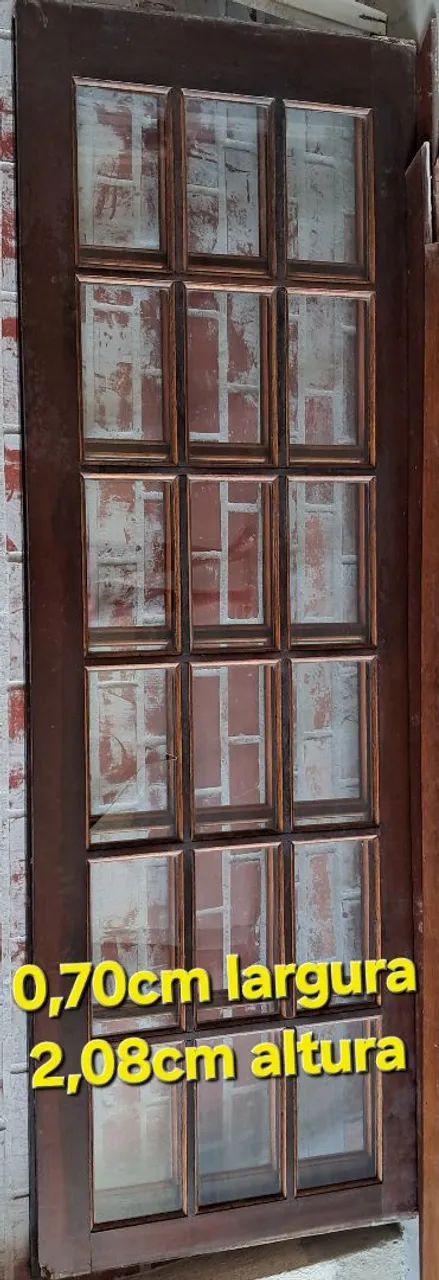 Porta de madeira com vidros - 0,70cm x 2,08cm