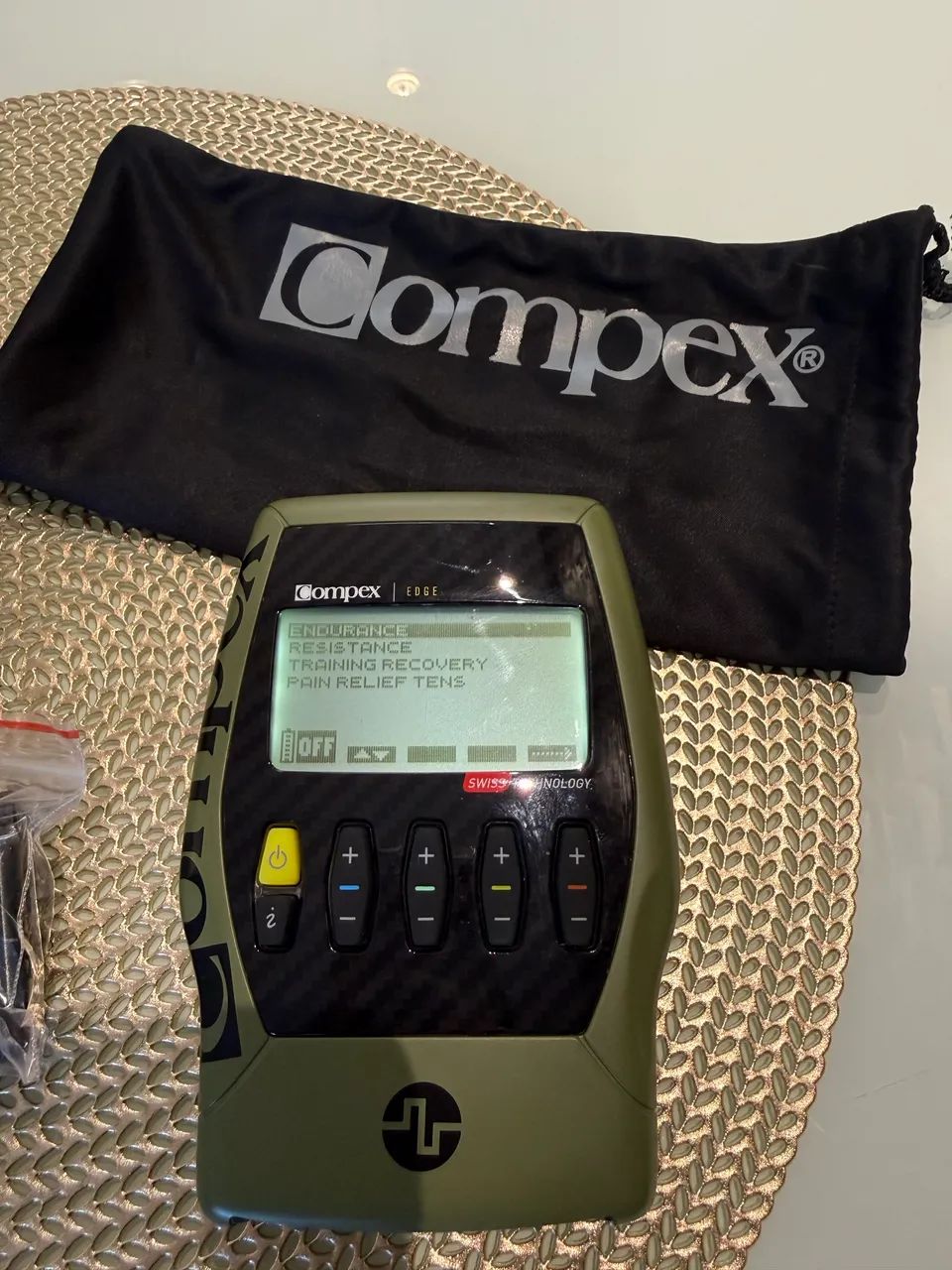 Eletroestimulador Compex Edge 2.0 portátil - Academia e Exercícios