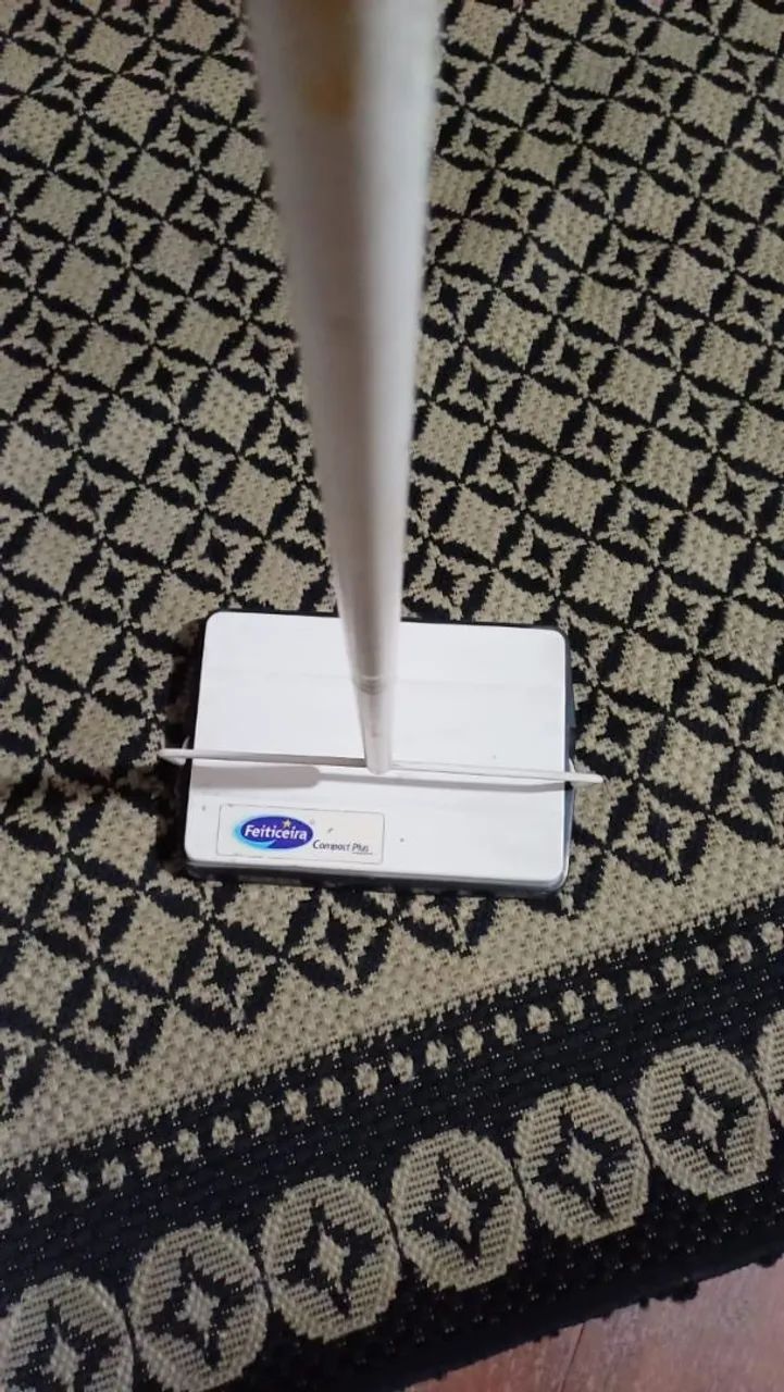 Vassoura de Mão Feiticeira Compact Plus