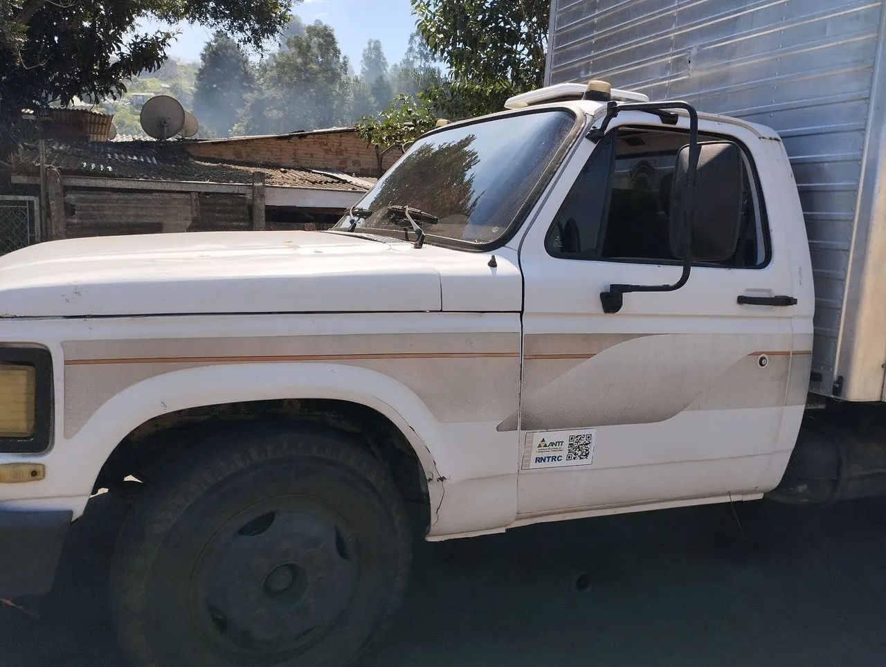 Caminhão Baú - Chevrolet - Foto 3