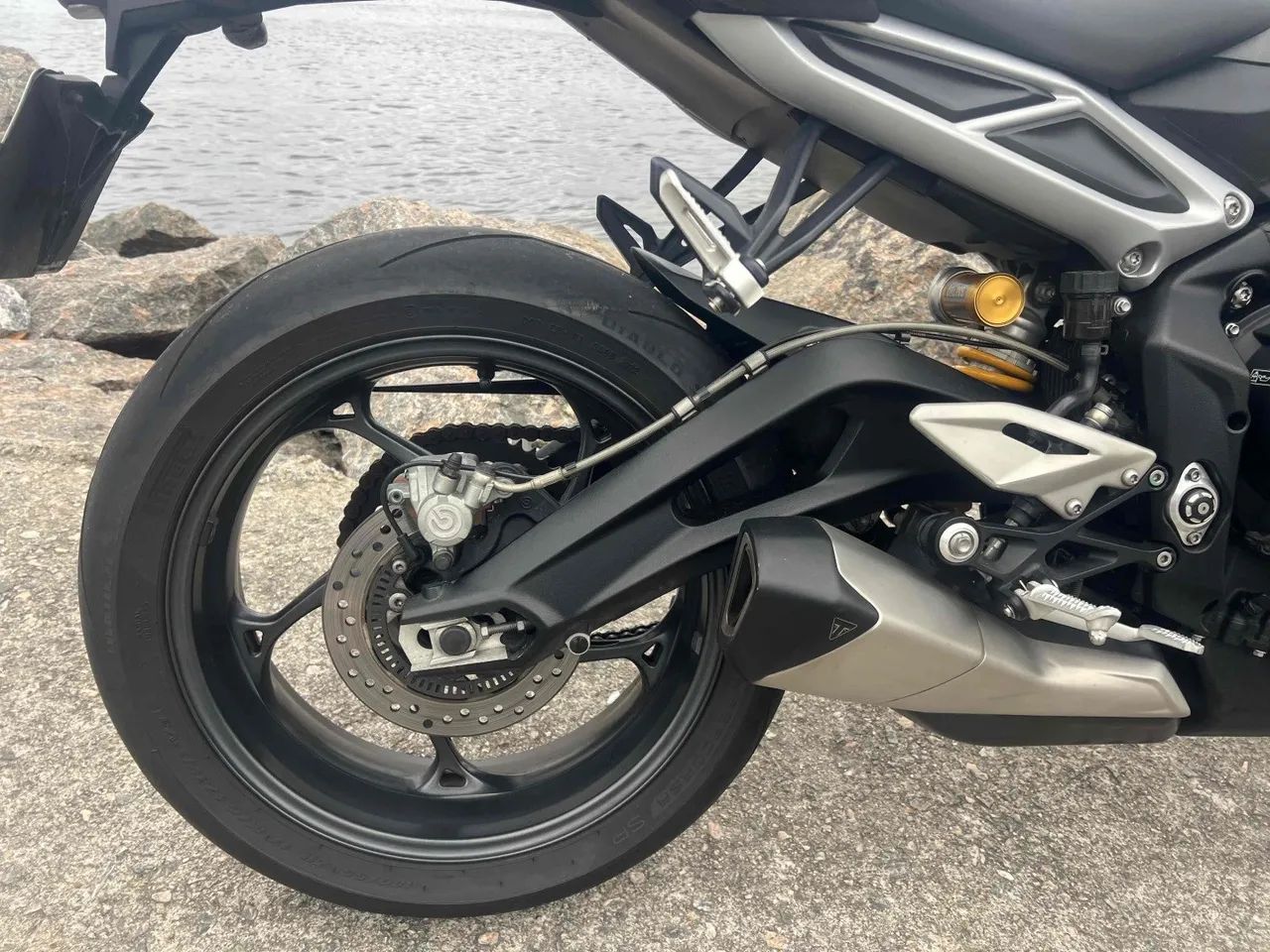 Triumph Street triple 765 rs 2023 - Foto 4