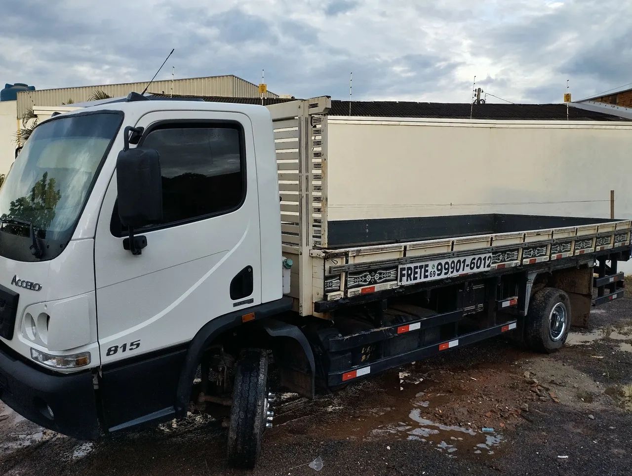 Caminhão Accelo 815 - Foto 2
