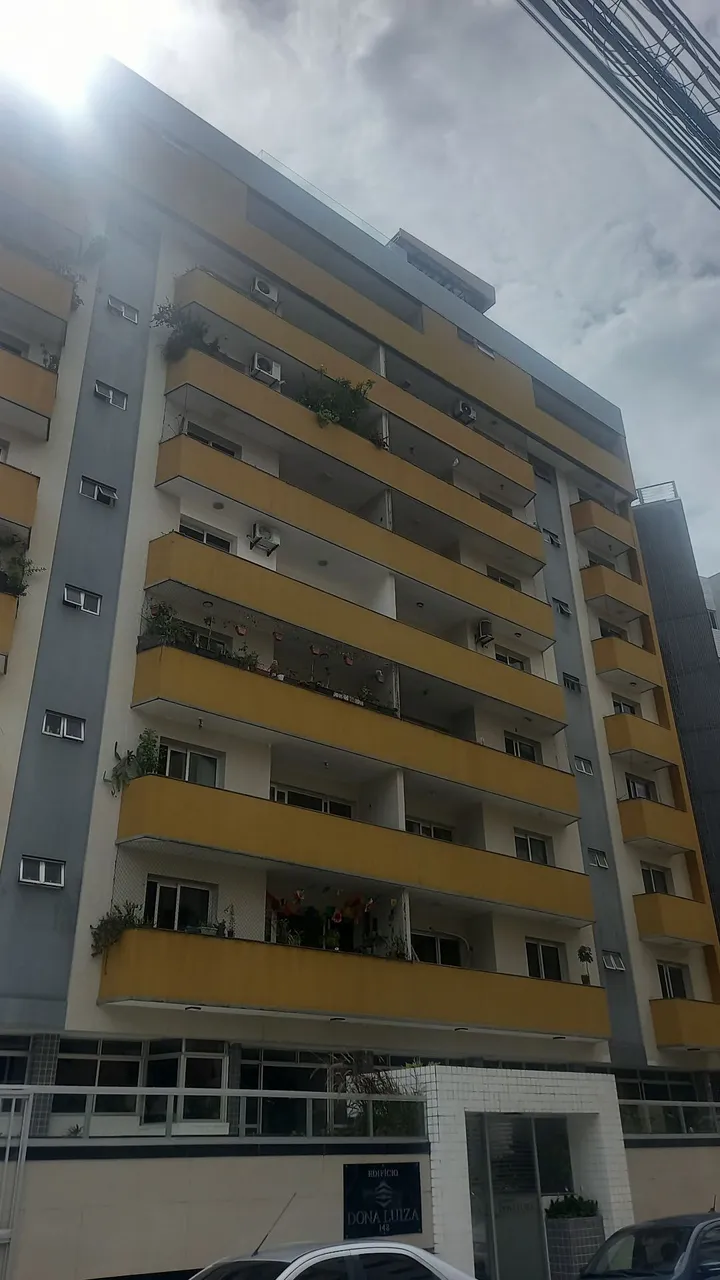 Apartamento três quartos Ponta Verde