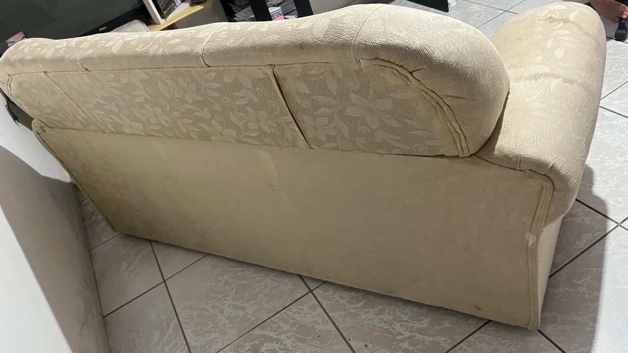 Sofá 64739715634946123