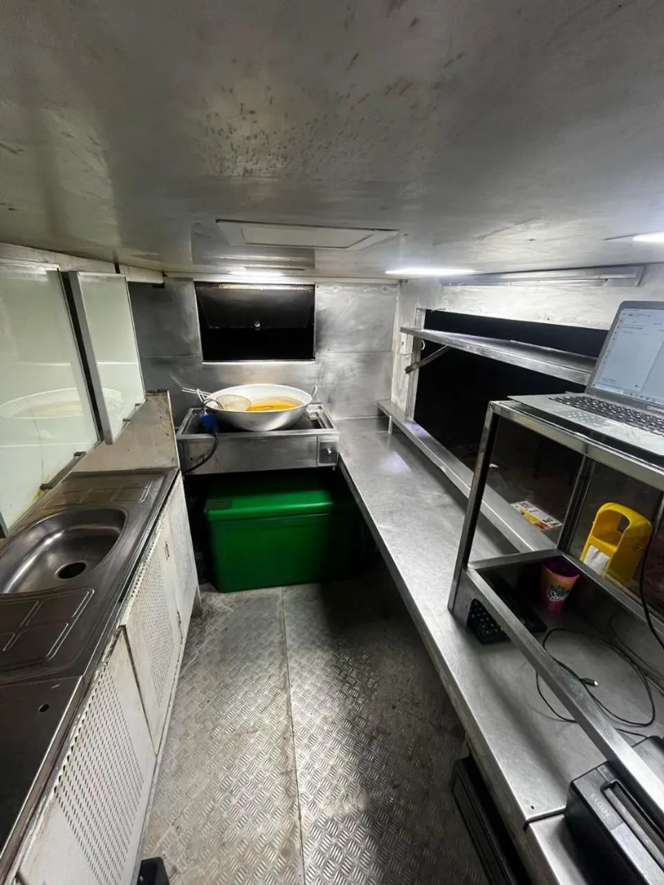 Food truck - trailer repasse 8 anos de Funcionamento 35k <br> - Foto 2