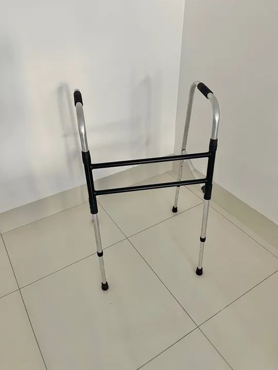 Andador seminovo idosos doentes  - Foto 5