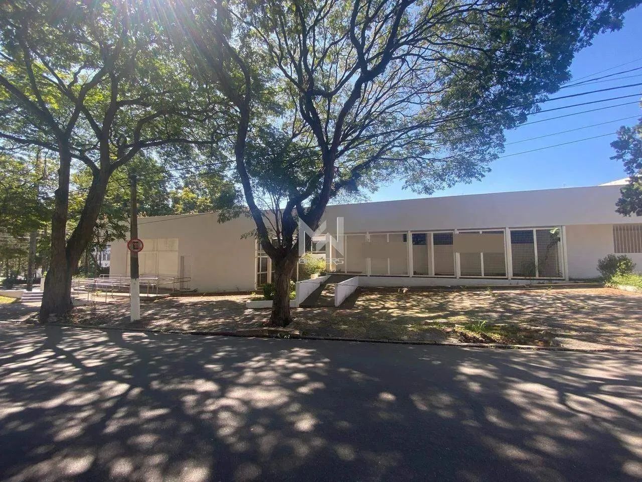 Salão comercial para alugar no centro de Valinhos - SP
