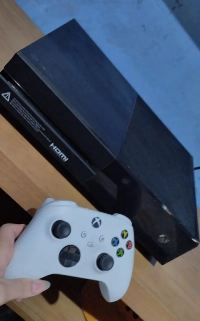 Xbox One com Controle Branco