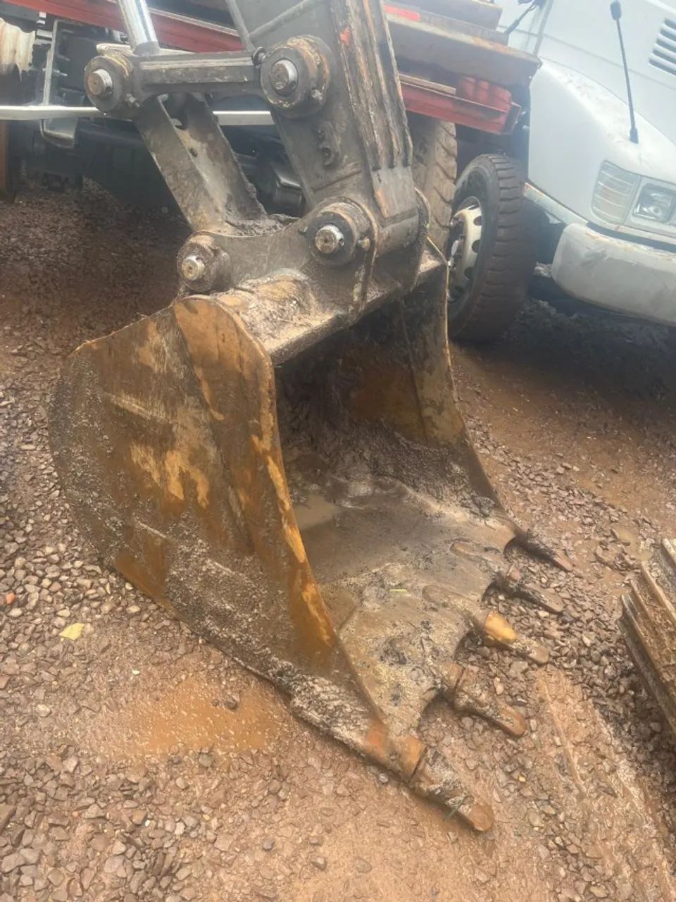 ESCAVADEIRA VOLVO EC140DL c/ 5000hrs 2021 - Foto 6