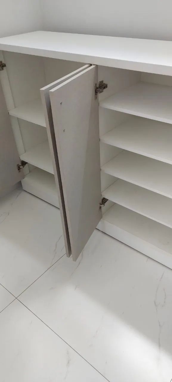 Armário multiuso em MDF