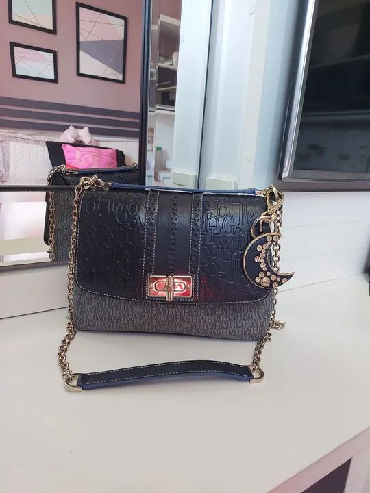 Bolsa de Ombro Victor Hugo original- azul com Detalhes Dourados