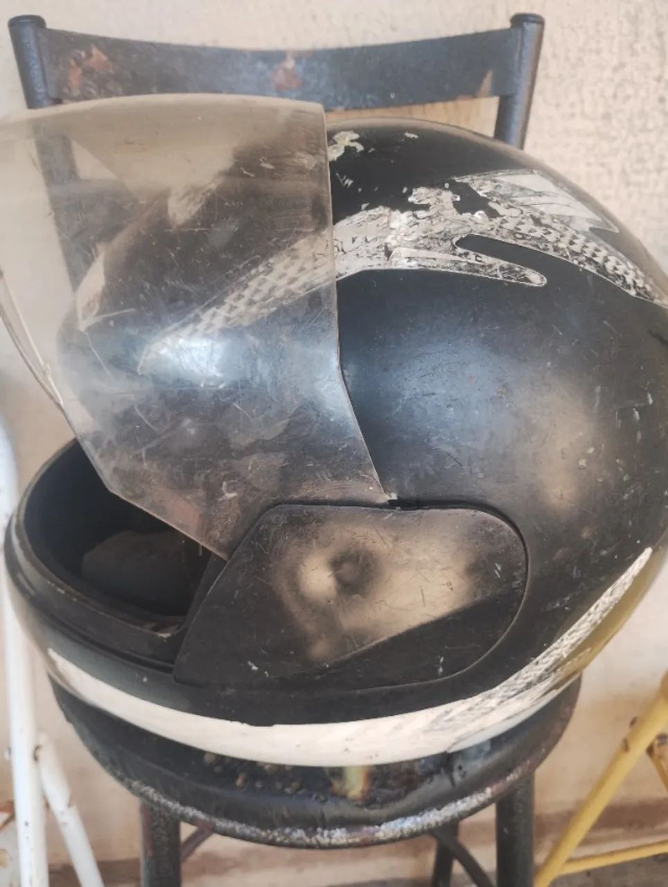 Capacete usado
