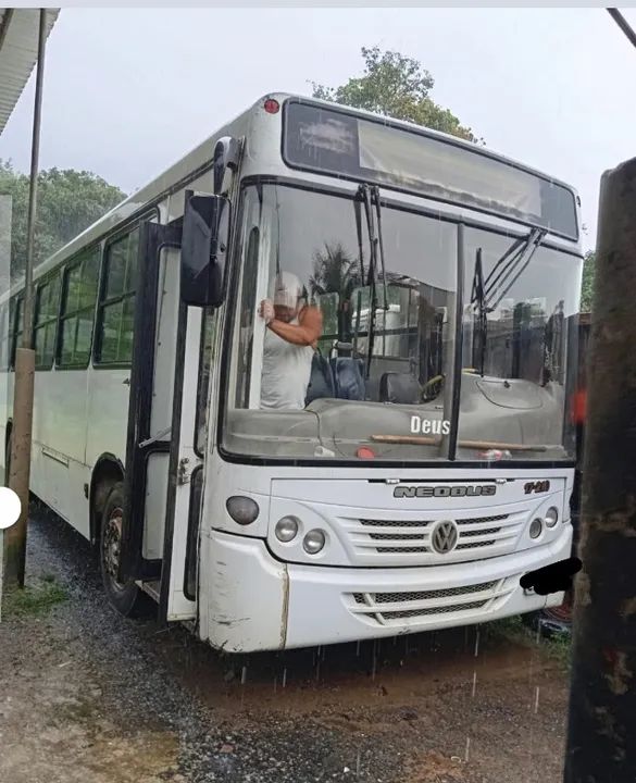Vendo ônibus Neobus Mega - VW 17210 - ano 2002