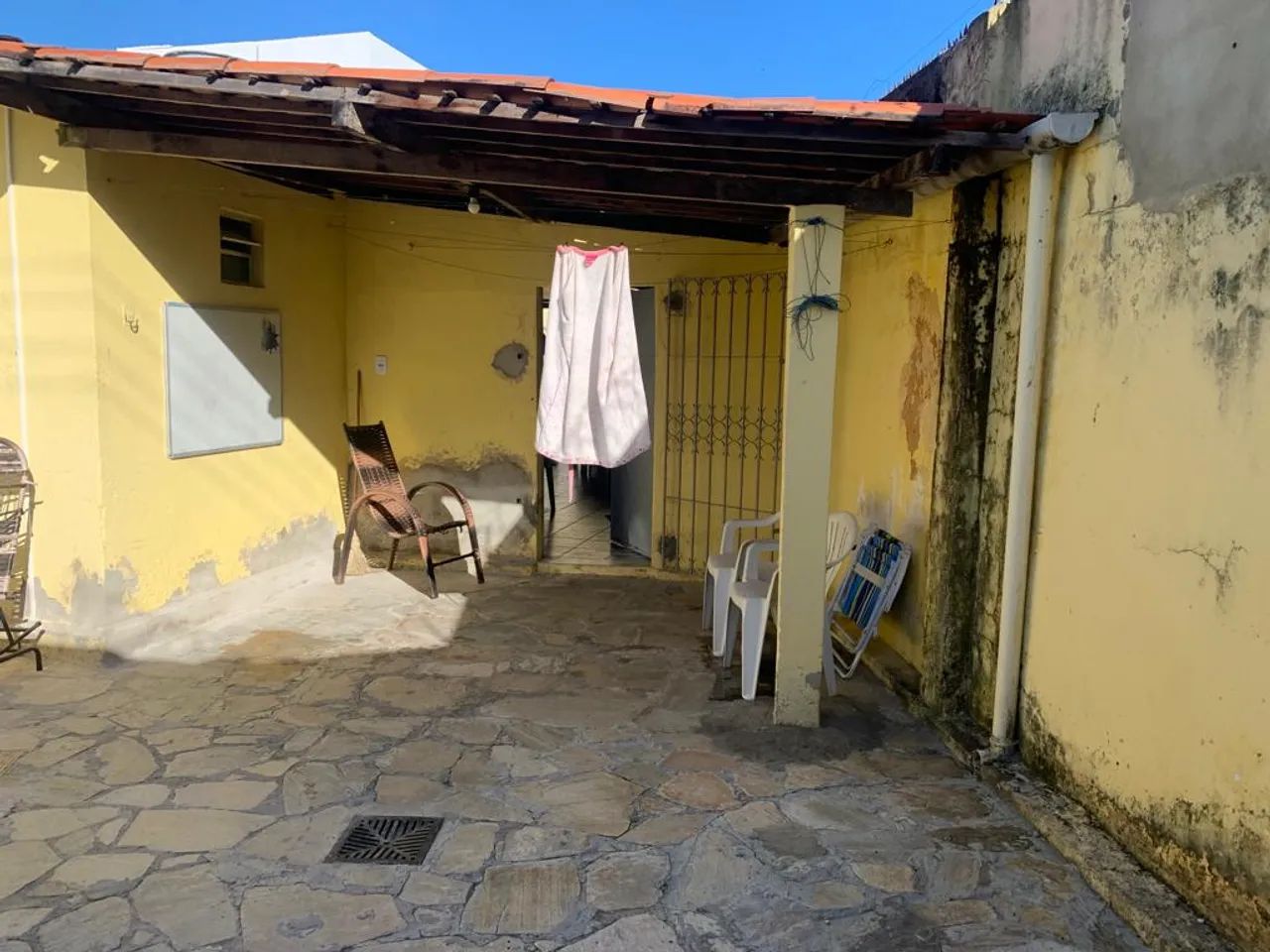 Casa Solta de Esquina e Murada no Bairro Siqueira Campos 188 Metros - Foto 4