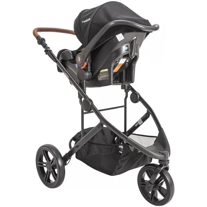 Carrinho de Bebê com Bebê Conforto - Fabbrica