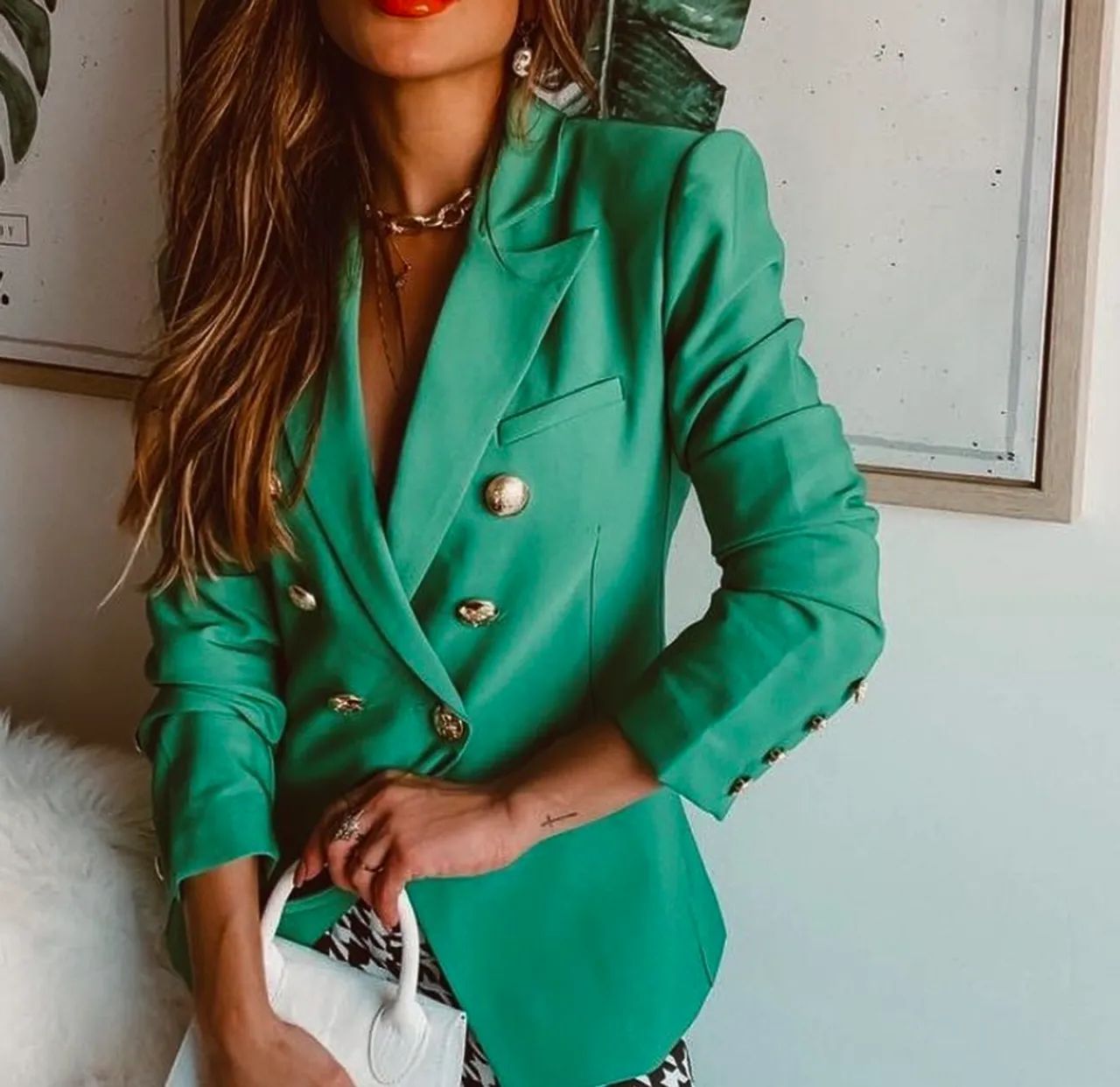 Blazer alfaiataria modelo Balmain verde
