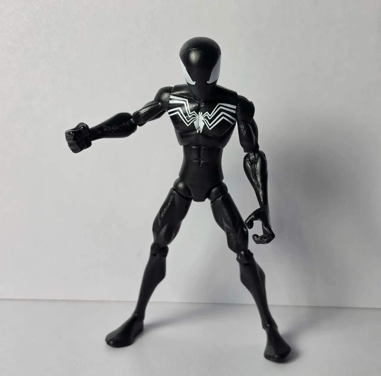Spectacular Spiderman Black Suit Figure Marvel 2008