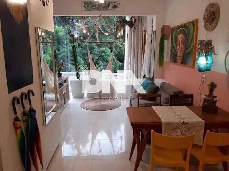 Apartamento : / Residencial / Centro