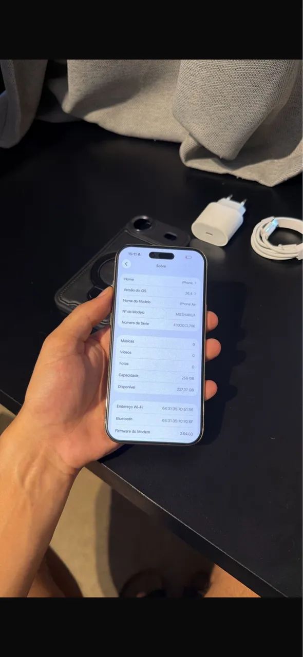 【美品】Apple iPhone 17 Air ゴールド256GB iPhone 17 Air 256GB Light Gold com Tela 6.5