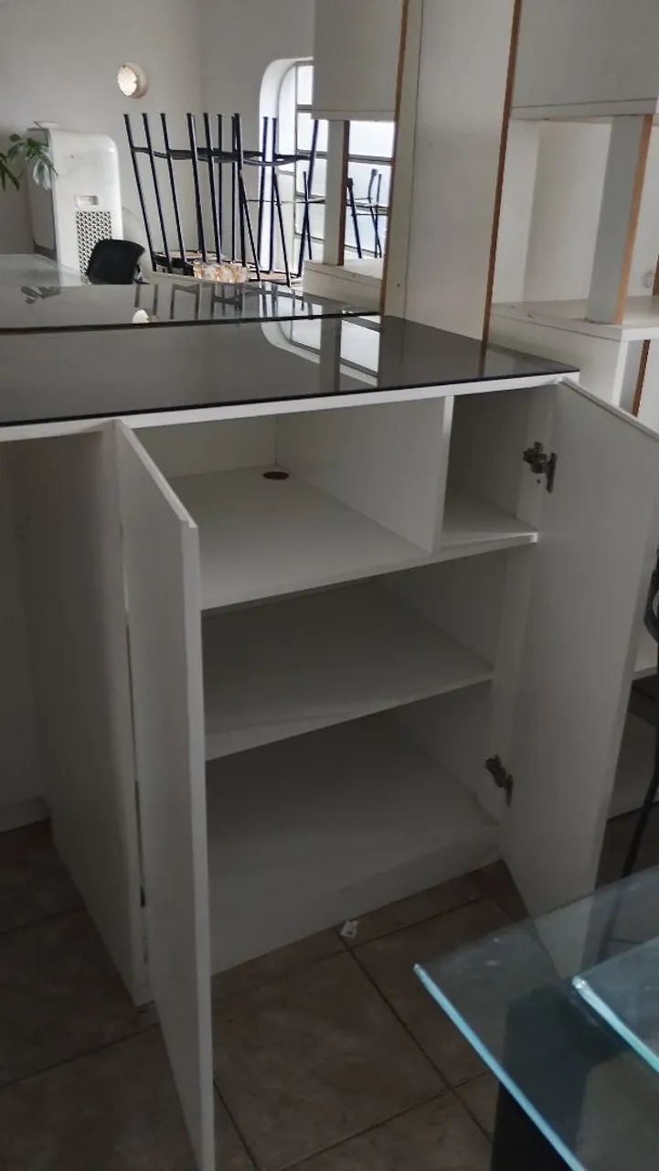Armário com espelho , ideal para loja ou sua sala  - Foto 2