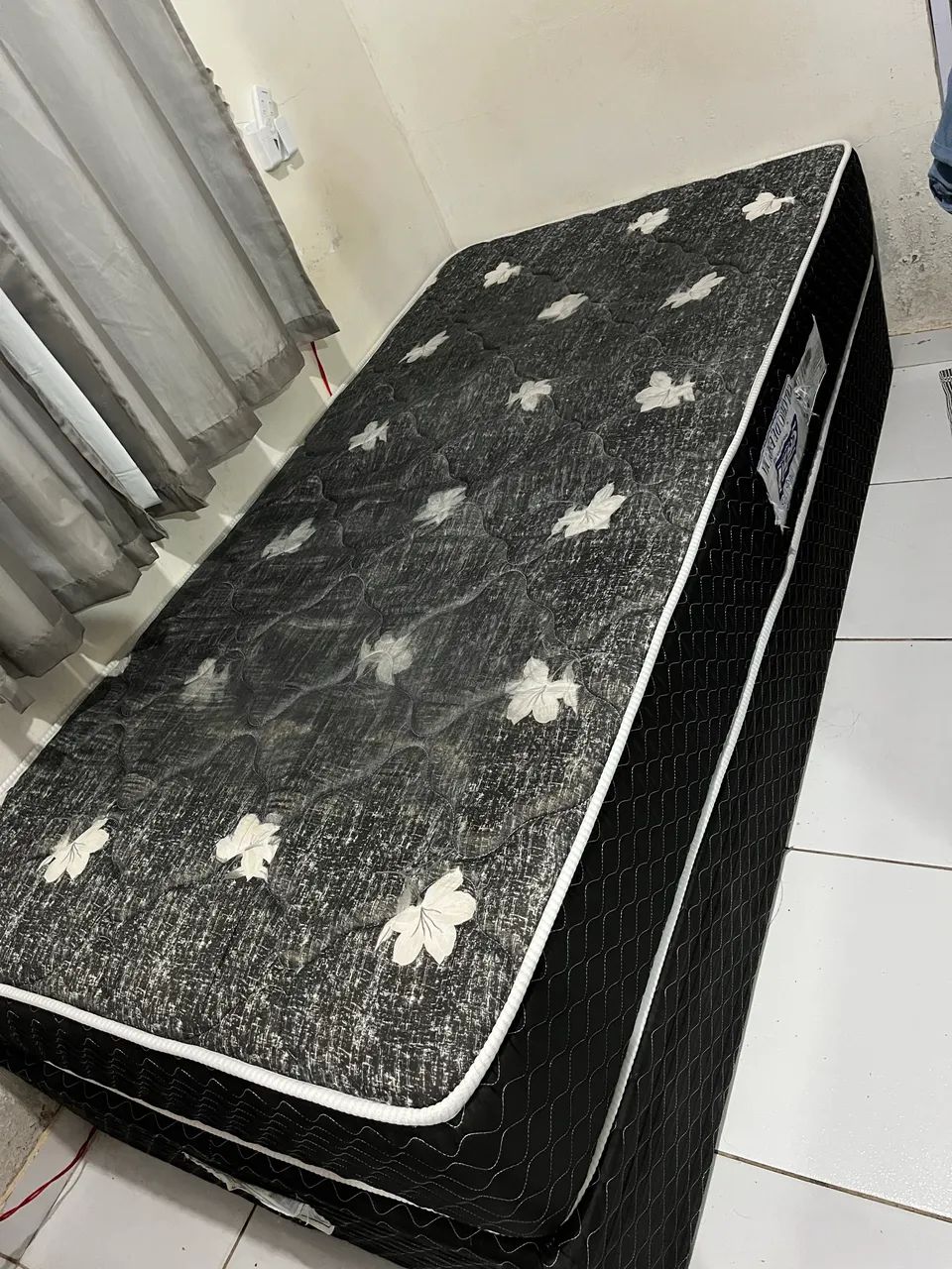 Vendo cama box solteirão  - Foto 2