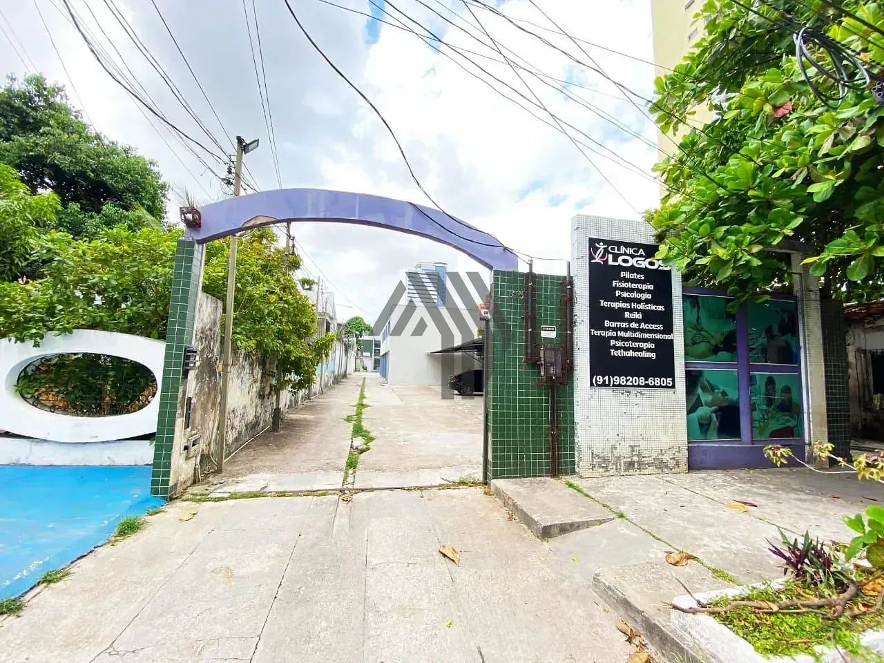 Sala para locação com aproximadamente 38m², em prédio comercial, estacionamento rotativo e