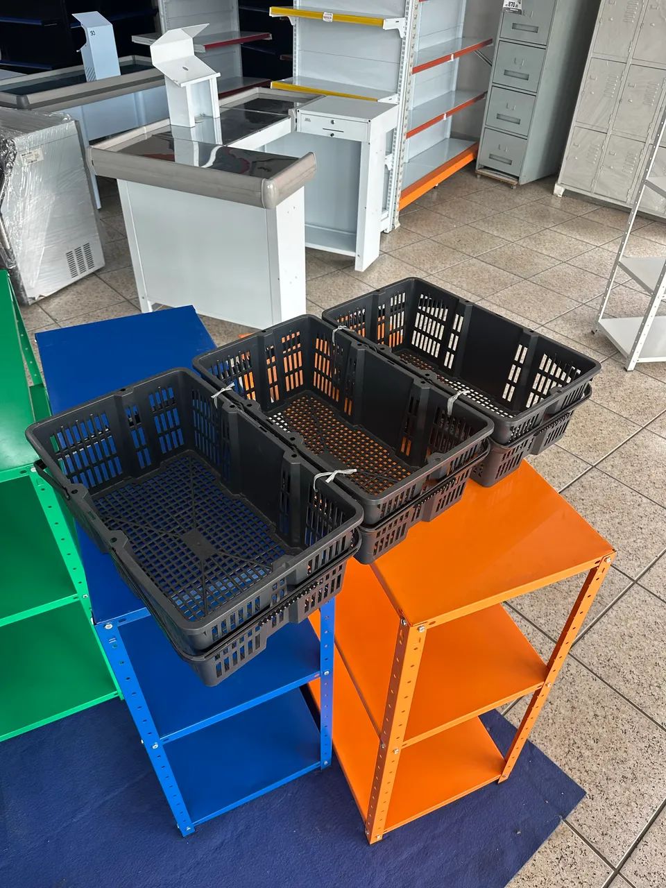 CESTA PLÁSTICA PRETA  - Foto 3