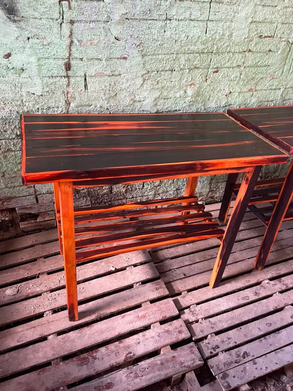 MESA APARADORA ENVERNIZADA  - Foto 2