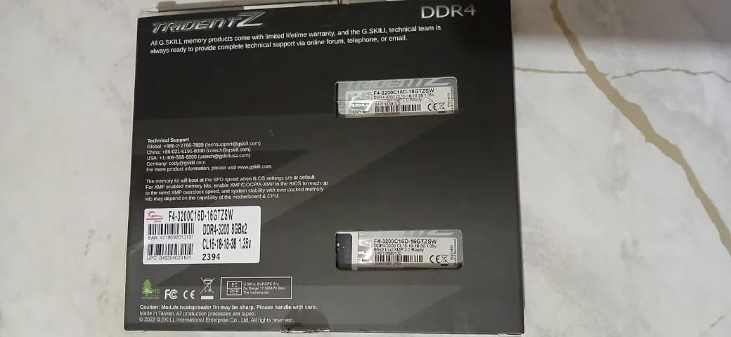  3.4シリーズ トリム kit de memória G.Skill Trident Z DDR4 de 32GB (4x8GB) operando a