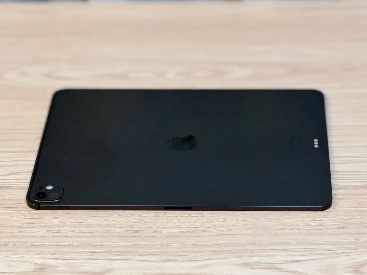 iPad Pro 13 Polegadas M4 256GB Preto - Seminovo - Tablets e E