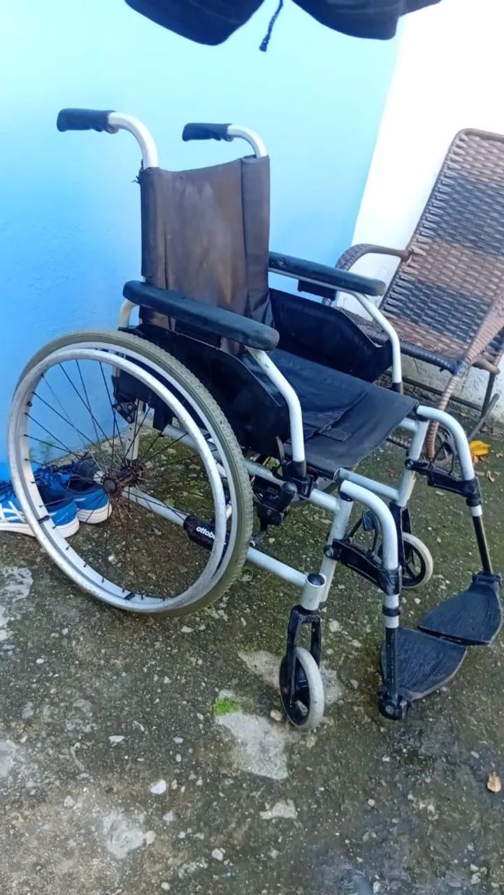 Vende-se cadeira de rodas  - Foto 2