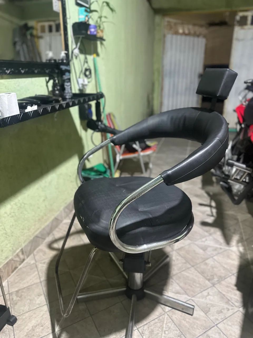VENDO CADEIRA DE BARBEARIA  - Foto 2