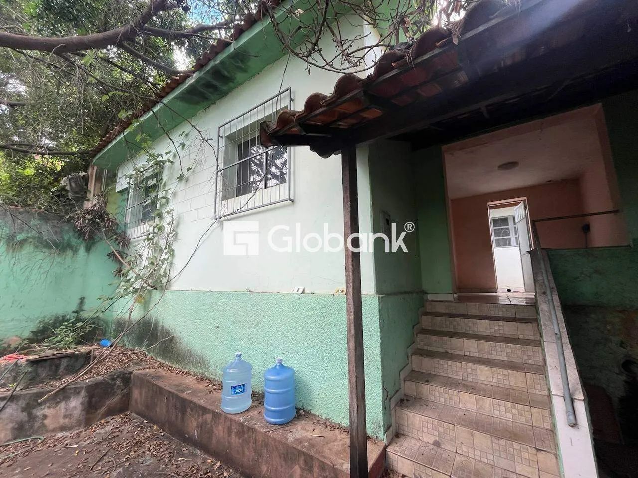 Casa ampla com 4 quartos no Centro de Montes Claros (330m²)  venda