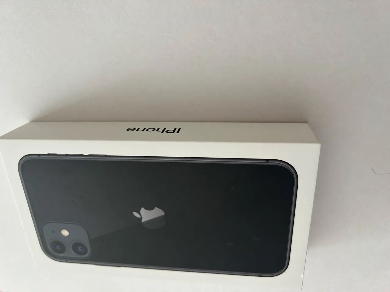 iPhone 11 64 GB 71% de Saúde da Bateria  - Foto 2